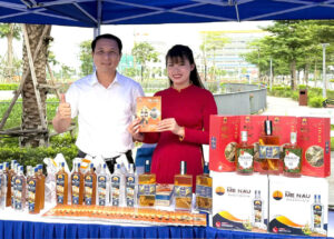 Giám đốc nguyễn hữu cầu và thương hiệu rượu mẹ nấu